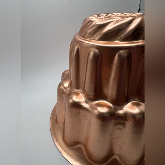 Vintage Retro Copper Cake Pan Baking Dish Jell-O Mold Kitchen Wall Decor Tower - Picture 2 of 8